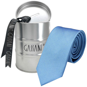 GASSANI 6cm úzké pastelově modré pruhované hladké žebrované pánské kravatové pořadače v dárkové krabičce Plechová pokladnička